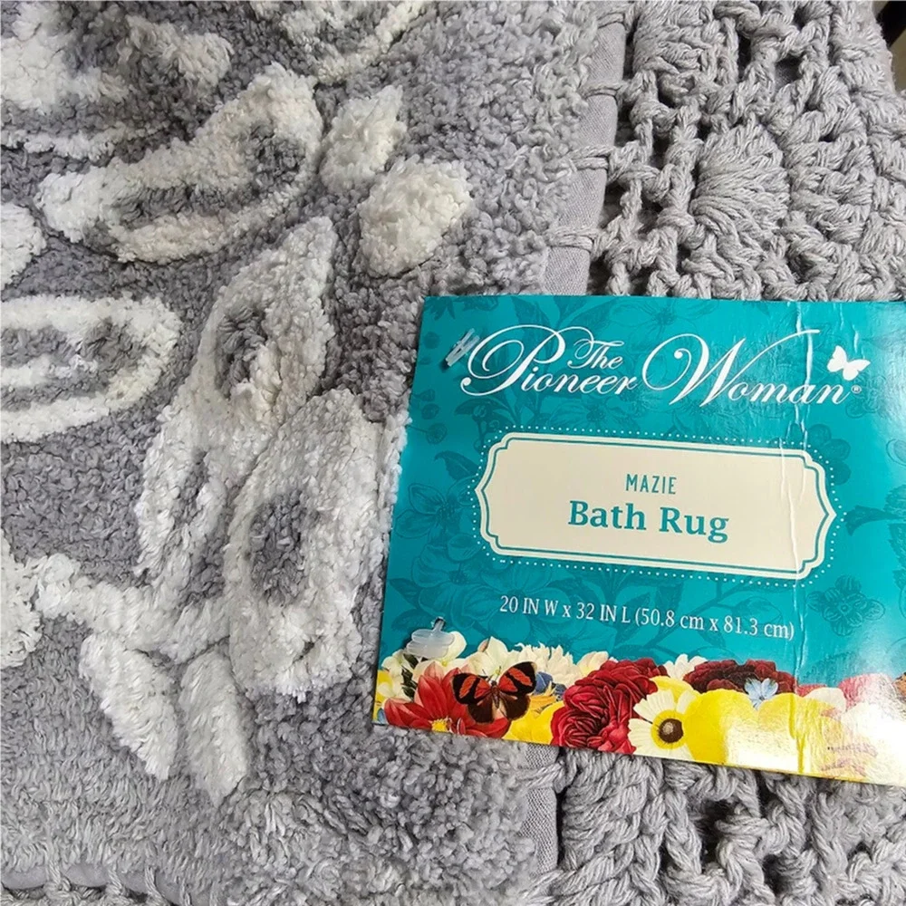 The Pioneer Woman Mazie Two-Color Floral Crochet Soft Silver Cotton Bath Rug NWT